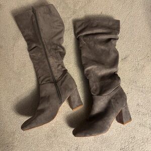 Chic Gray Heeled Boots